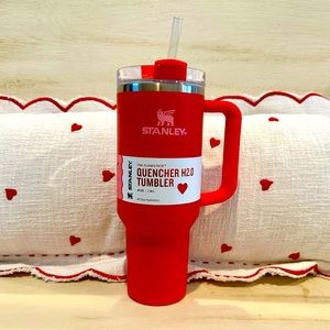 NWT limited edition Target 40oz